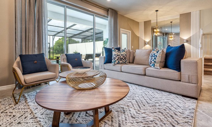 Loughman Villa | 7553 Oak Spring Lane
