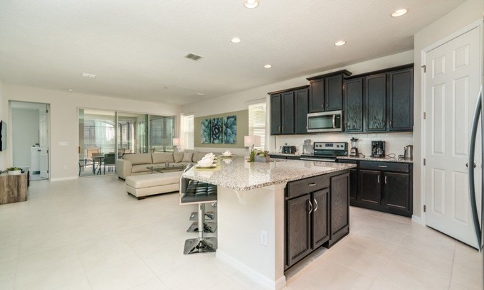 Buena Ventura Lakes Villa | Amazing 7 Bedroom 5 Bathroom Solara Resort Villa