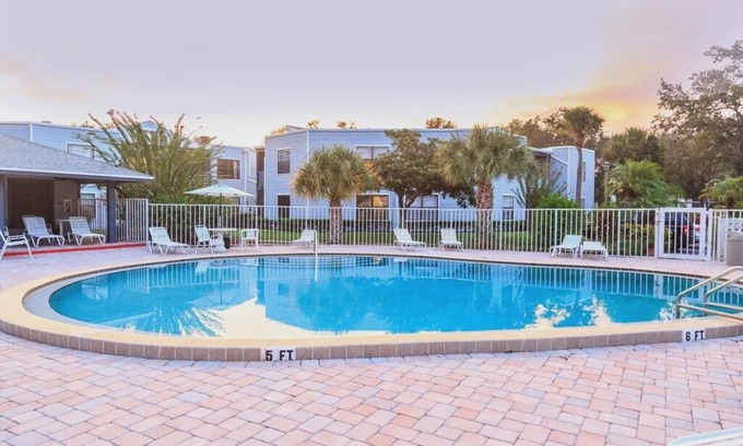 Ventura Condo | ATRIUM DRIVE GETAWAY