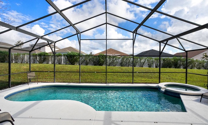 Highgate Park Villa | Beautiful 4 Bedroom 3 Bathroom pool and spa Villa In Secure Gated Community