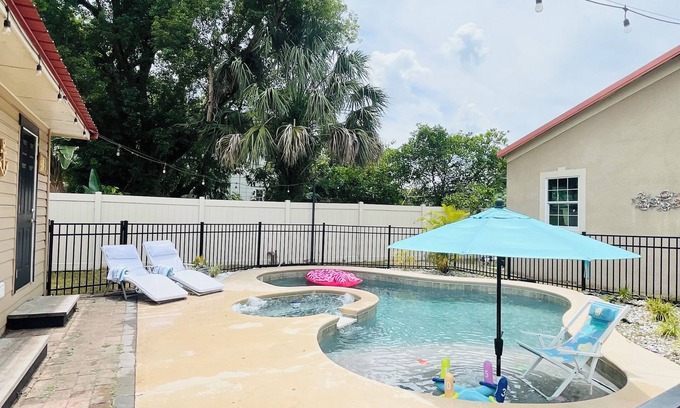 Historic Downtown Kissimmee House | Beautiful home near Disney Private PoolBBQ Downtown
