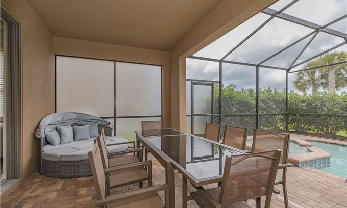Loughman Villa | Beautiful NEW LUXURY 7 Bedroom Villa near Disney