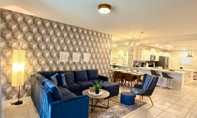 Kissimmee Apartment | Charming Holiday Condo, Only 7 min to Disney