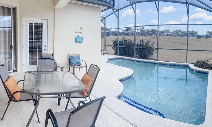 Calabay Parc House | Close to Disney- 4 Bdrm Luxury with Private Pool
