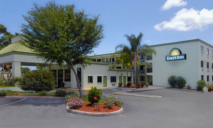 Fern Park Hotel | Days Inn by Wyndham N Orlando/Casselberry