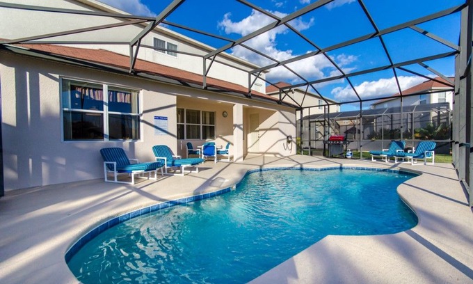 Windwood Bay Villa | Desirable 5 Bedroom with South Facing Pool in Winwood Bay