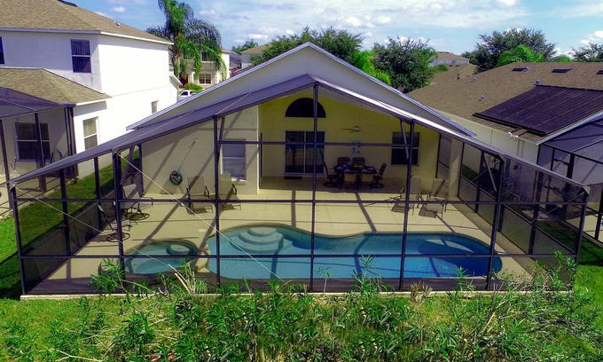 Highgate Park Villa | Executive Villa, South Facing Pool And Spa, 15-20 Mins To Disney Parks