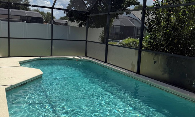 Orange Tree House | Family-friendly spacious 4bedroom house in Clermont with WiFi, AC & private pool