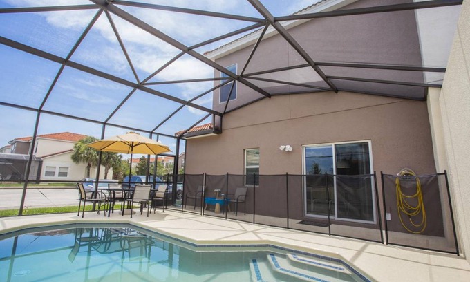 Bellavida Apartment | Four Bedroom w/ Screened Pool Close to Disney 4563