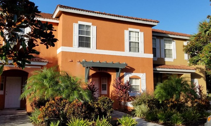 West Kissimmee House | Gated Emerald island resort townhome, Overlook Pool, 3 miles to Disney, rent by owner