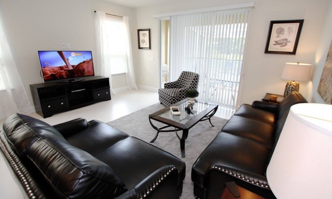 Four Corners House | Great Resort Amenities, Pet-Friendly 3BR Serenity Townhome Near Disney | Splash Pool | Balcony