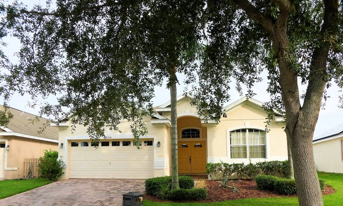 Highlands Reserve House | Highlands Reserve- Pool home with expansive back yard and comfy furnishings!