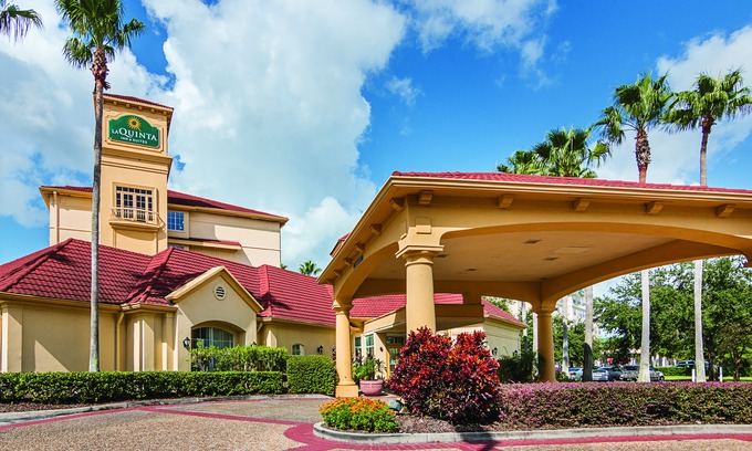 Airport North Hotel | La Quinta by Wyndham Orlando Airport North