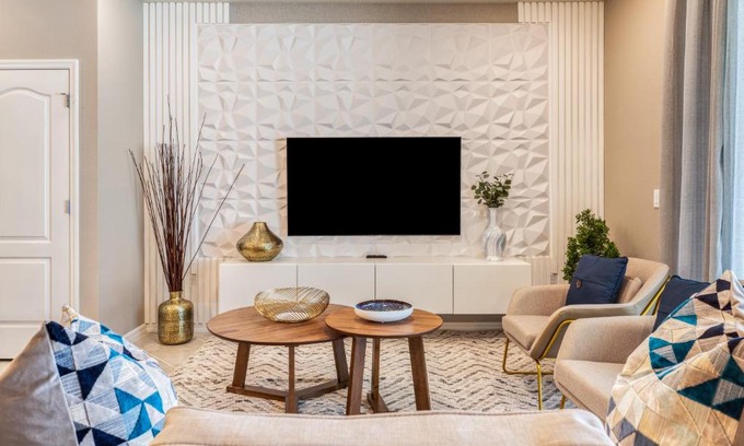 Loughman House | Lakeview Townhome wPrivate Pool & Themed Rooms