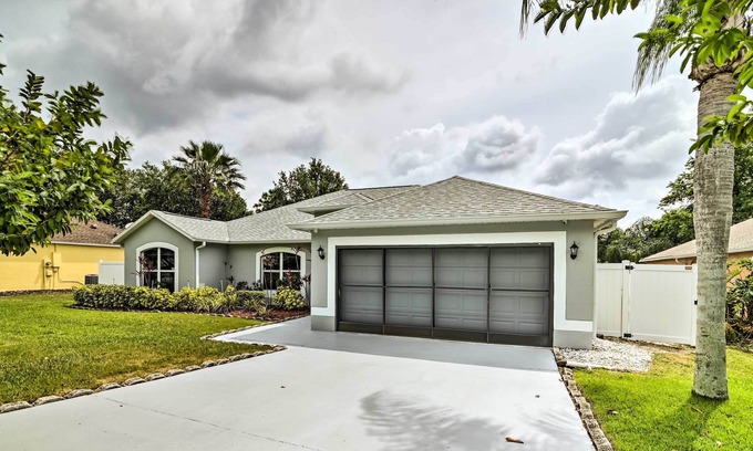 Sunridge Woods House | Large Family Home w/ Pool: 9 Miles to Disney Parks