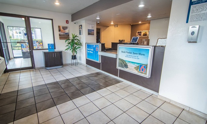 Kissimmee Hotel | Motel 6 Kissimmee, FL - Orlando