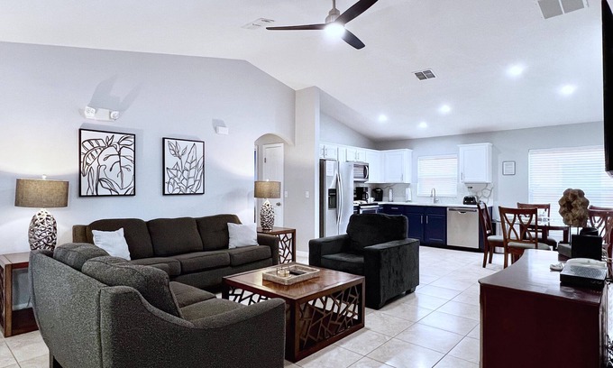 Sandy Ridge House | New Listing! Sandy Ridge Resort, 6mi to Disney & 15mi to Universal - FS54764