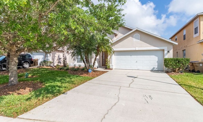 Seasons House | NEW LISTING! Spacious 4 BR Pool Home
