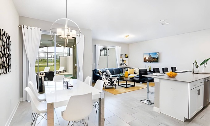 Davenport House | Resort Style, close to Disney and other parks Wlking Distance to Oasis Club