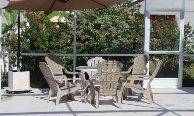 Pinewood Country Estates House | SOLAR HEATED POOL! minutes from Disney, Work from home in Florida!