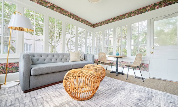 Lake Cherokee Apartment | Sonder Wellborn | Queen Suite