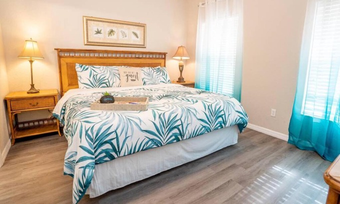 Kissimmee House | Spacious w. King bed RESORT community/Pool & Gym!!