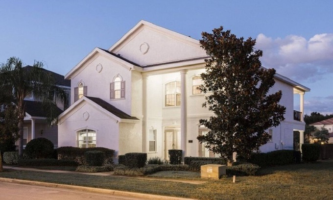 Reunion House | Stunning 6 bedroom villa on the beautiful Reunion resort Superb games room