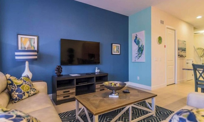 Davenport House | This townhouse is a 3 bedroom(s), 2.5 bathrooms, located in Davenport, FL.