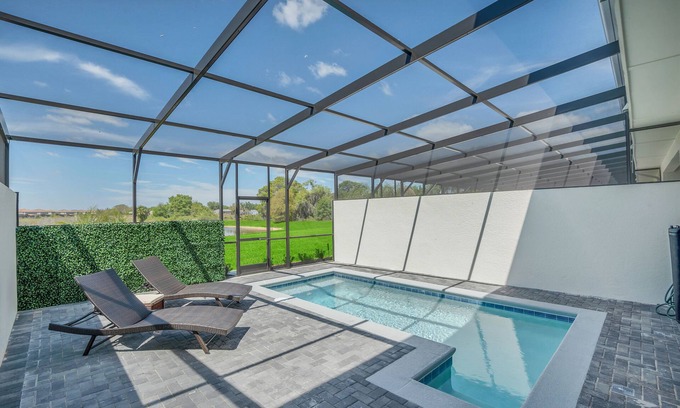 Loughman House | Townhouse*Private Pool*THEMED Rooms*FREE waterpark