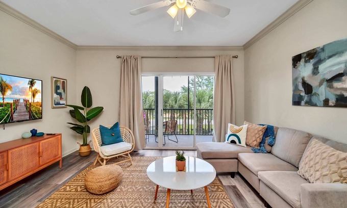 West Kissimmee Condo | Upstay: Tropical Style Family Condo w Pool/Hot Tub