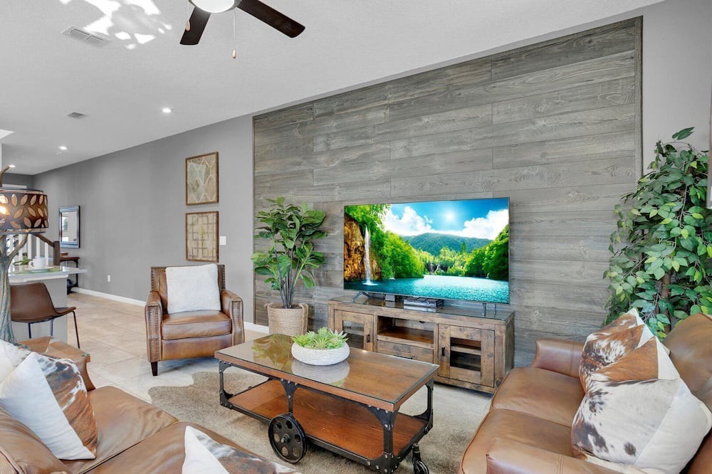 Kissimmee Apartment | 5 Bedroom Townhome 728759 by Houzlet