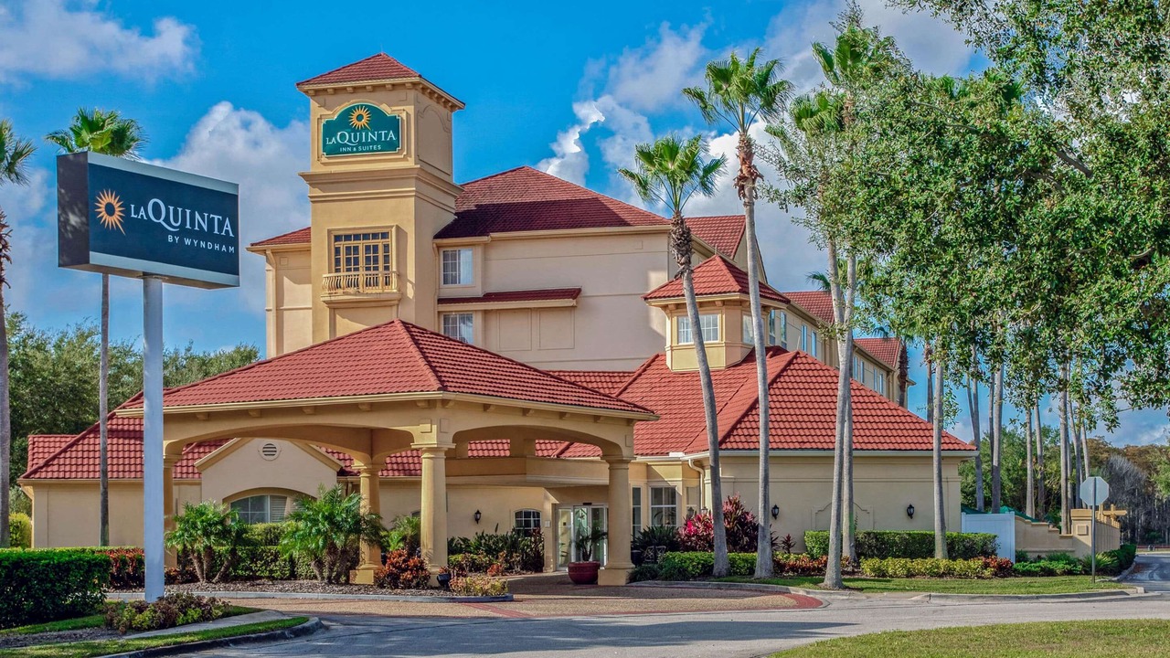 Photo of Buildings in Airport North