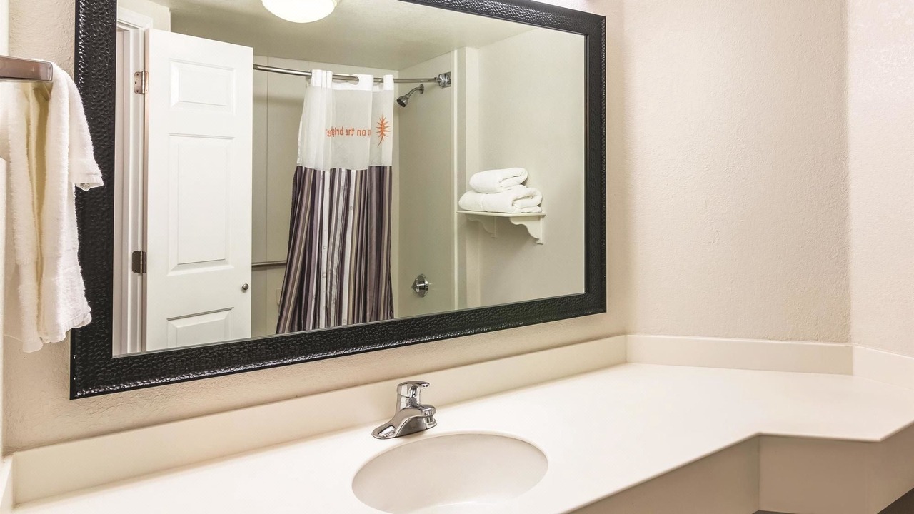 Photo of Bathroom in Airport North