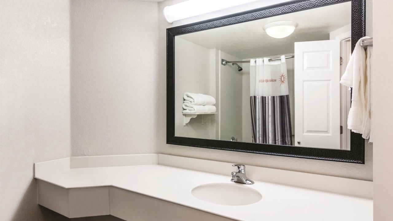 Photo of Bathroom in Airport North