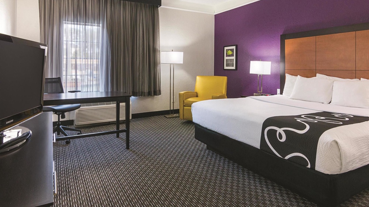 Photo of Bedroom in Airport North