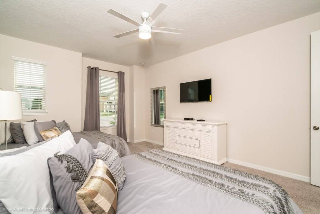 Photo of Bedroom in Bay Lake