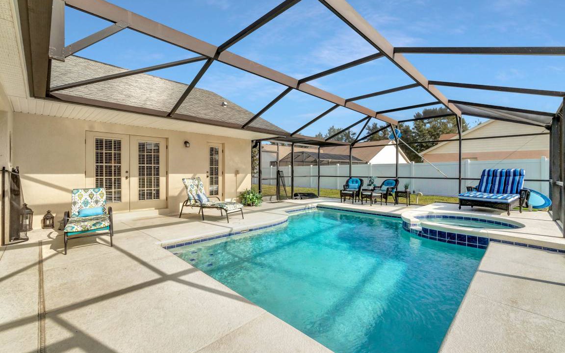 Photo of Others in Orange Tree