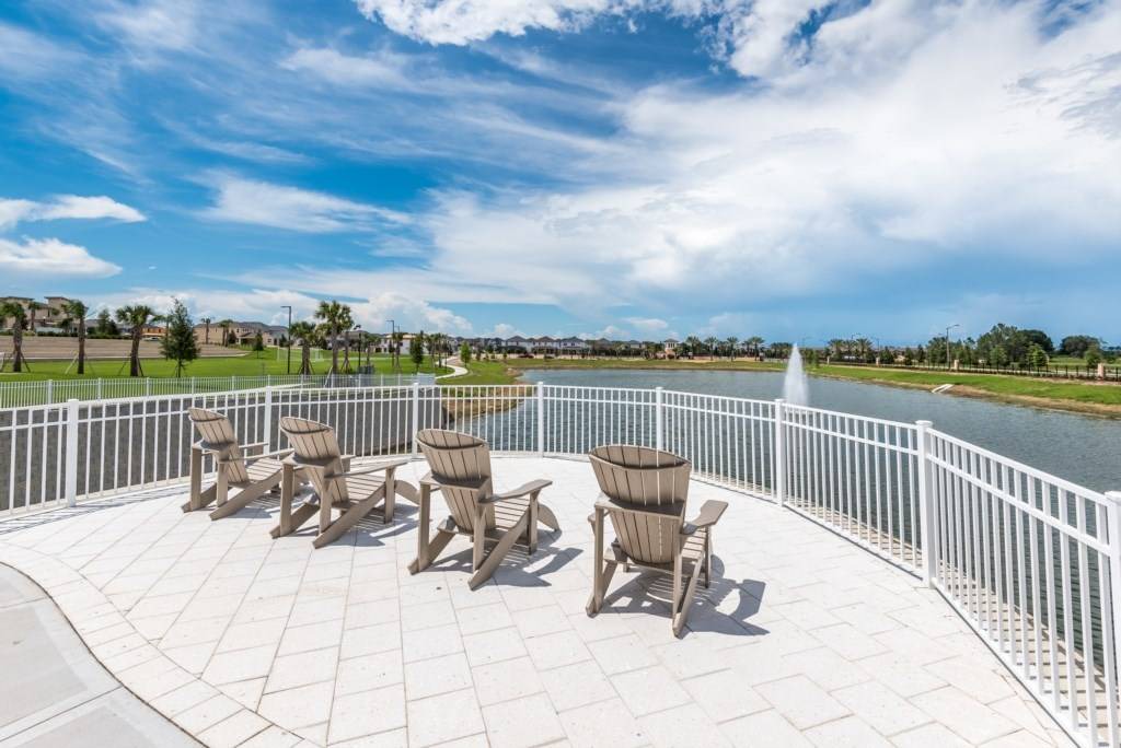 Photo of Patio Balcony in Bay Lake