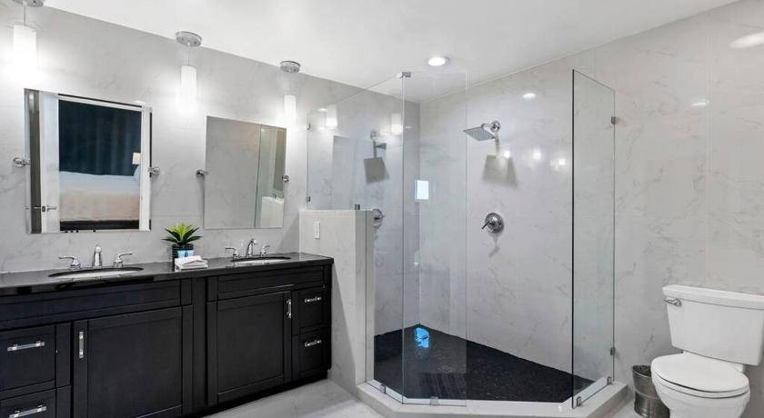 Photo of Bathroom in South Eola