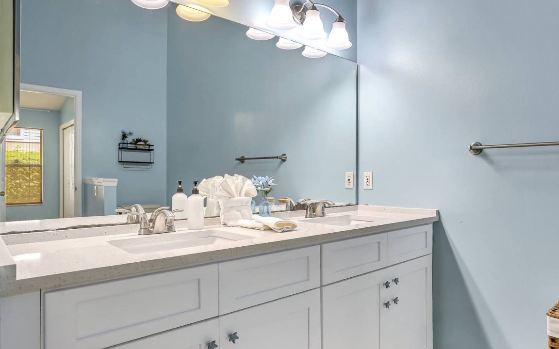 Photo of Bathroom in Crescent Lakes