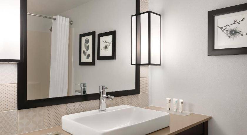 Photo of Bathroom in Airport North