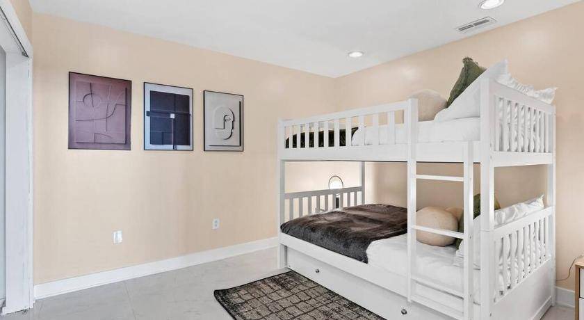 Photo of Bedroom in South Eola