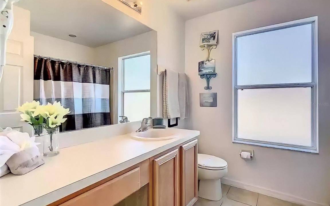 Photo of Bathroom in Seasons