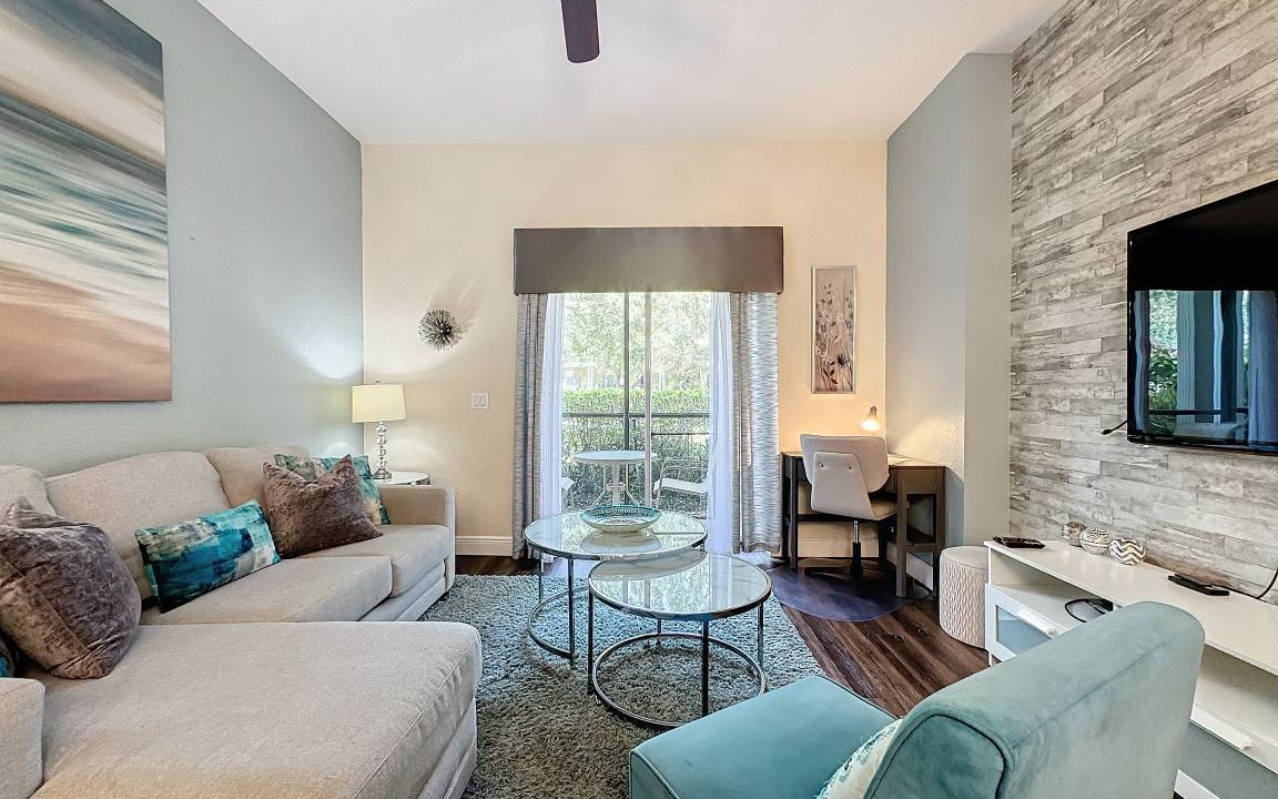 Photo of Livingroom in Bahama Bay