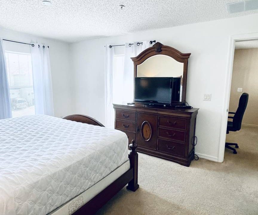 Photo of Bedroom in Lakeside Estates