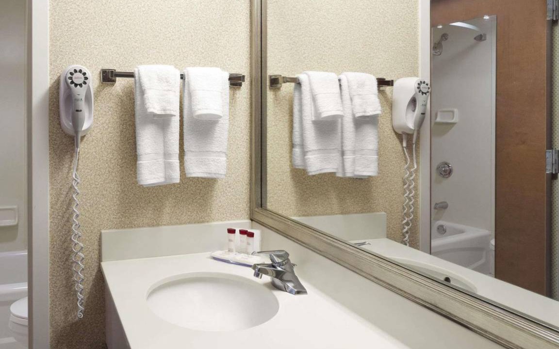 Photo of Bathroom in Airport North
