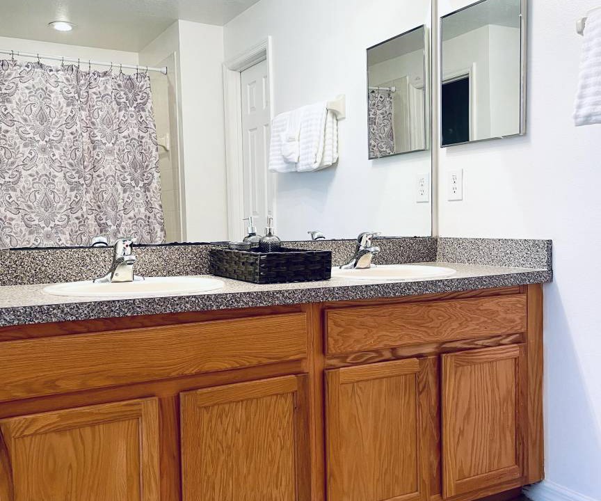 Photo of Bathroom in Lakeside Estates
