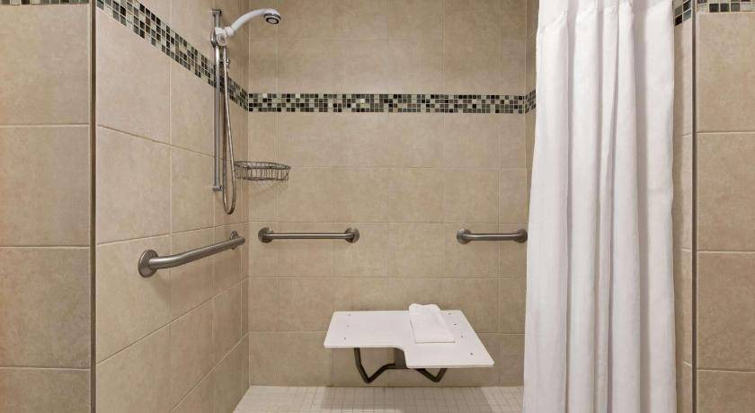 Photo of Bathroom in Airport North