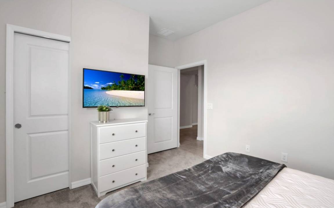 Photo of Bedroom in Saratoga Park