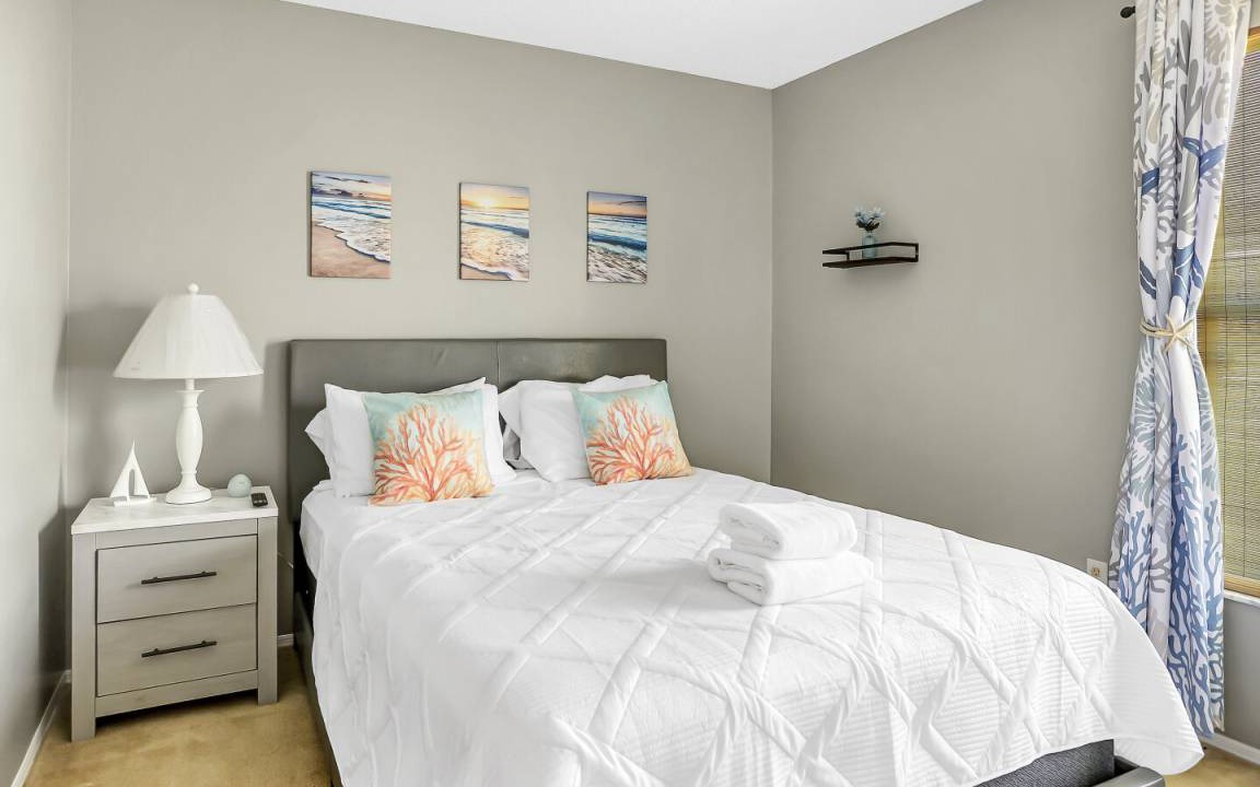 Photo of Bedroom in Crescent Lakes